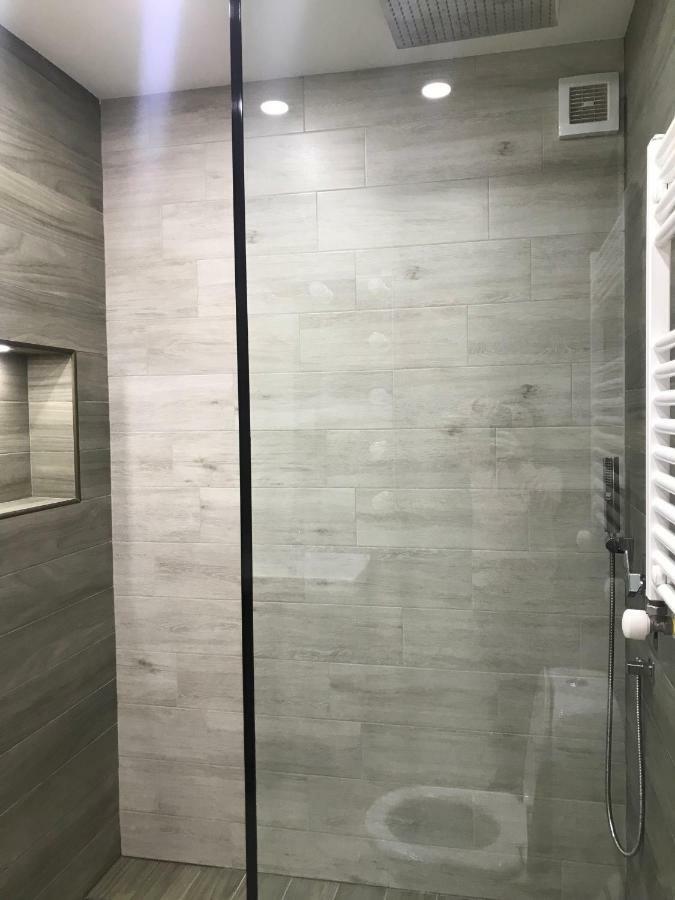 טביליסי Luxury 4-Bedroom Apartment In The Center מראה חיצוני תמונה
